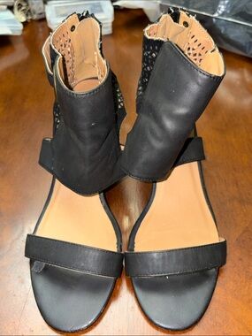 Qupid Black Open-Toe Ankle Cuff Sandals